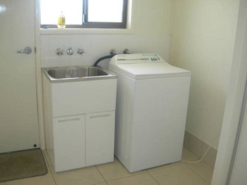 Sinclair - Rainbow Beach, Modern Beach House Close To Everything, Free Wi-Fi - Mackay Tourism 1