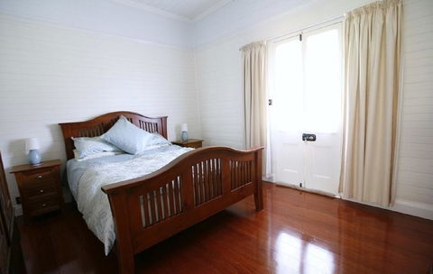 Singleton's Retreat Near Wiseman's Ferry - Mackay Tourism 2