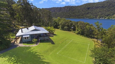 Singleton's Retreat Near Wiseman's Ferry - Mackay Tourism 0