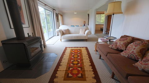 Sisters Beach House - Mackay Tourism 3