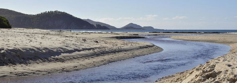 Sisters Beach Retreat - Mackay Tourism 1