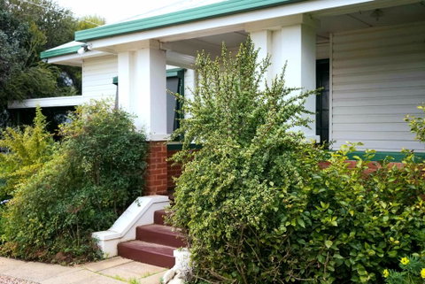 Skymirror Cottage - Mackay Tourism 0