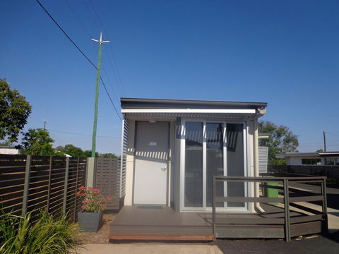 Smart Stayzzz Inns - Mackay Tourism 2