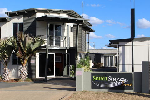 Smart Stayzzz Inns - Mackay Tourism 0