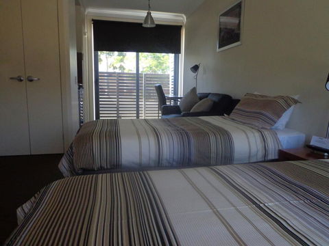 Smart Stayzzz Inns - Mackay Tourism 1