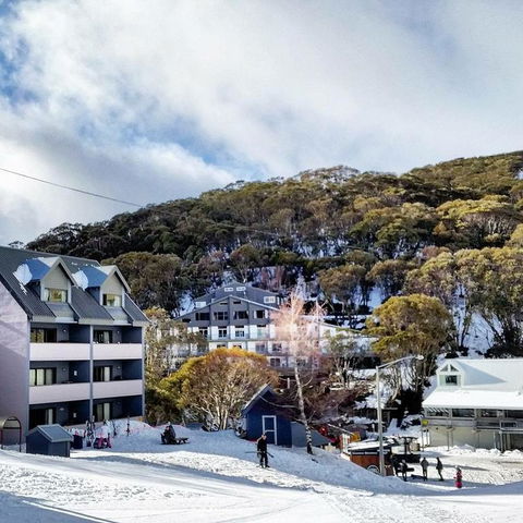 Snow Ski Apartments 05 - Mackay Tourism 3