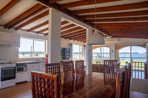 South Coast Retreat - Mackay Tourism 1