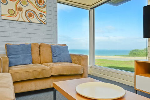 South Seas Beachfront Apartments - Mackay Tourism 2