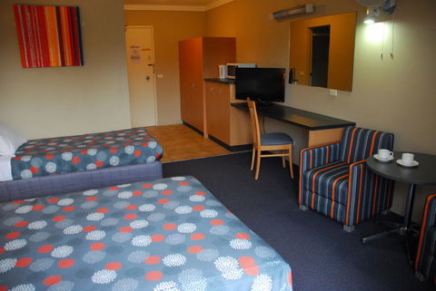 Southend Hotel - Mackay Tourism 1