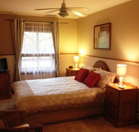 Southern Vales Bed  Breakfast - Mackay Tourism