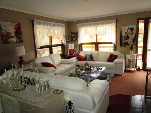 Southern Vales Bed & Breakfast - Mackay Tourism 2