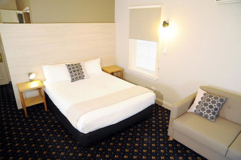 Sovereign Hill Hotel - Mackay Tourism 1