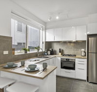 Spacious apartment within minutes of Acland Street - Mackay Tourism