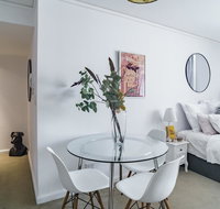 Spacious Apt V Stylish Furniture Pool GYM - Mackay Tourism