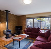 Split Point Cottages - Mackay Tourism