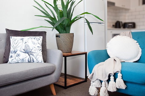 Sprawling City Views And Balcony In Cosy Apartment - Mackay Tourism 1