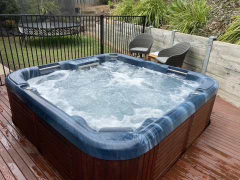 Springbank Spa & Surf - Mackay Tourism 0