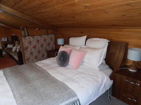 Springmead Rustic Cabin - Mackay Tourism 0