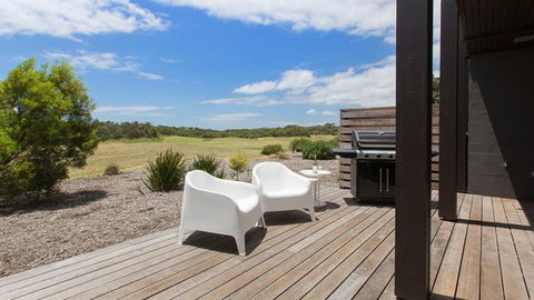 ST ANDREWS BEACH APARTMENT 4.01 - Mackay Tourism 1