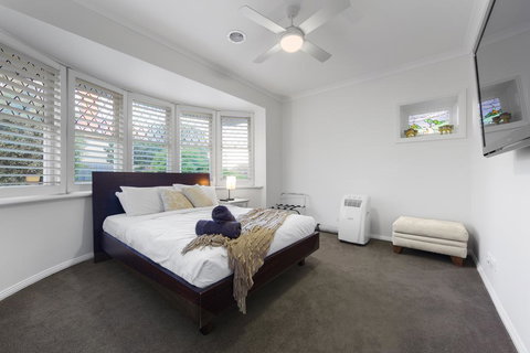 StayCentral - Rosanna Luxurious Mansion - Mackay Tourism 3