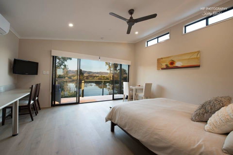 Still Earth - Mackay Tourism 0