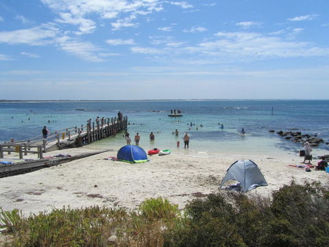 Storm Bay Cottage - Mackay Tourism 3