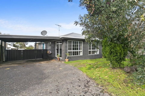Strathmore Beach House 67 - Mackay Tourism 1