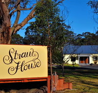 Straw House B and B - Mackay Tourism