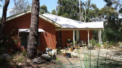 Stringybark Hills Retreat - Mackay Tourism 1