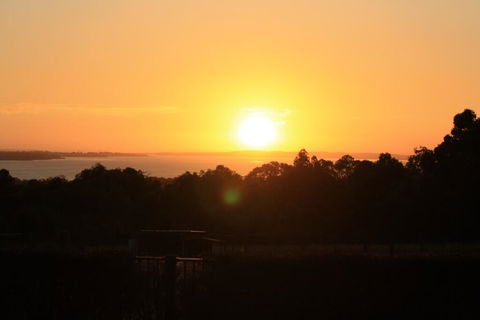 Studio 165 Hidden Gem On 50 Acres With Bay Views - Mackay Tourism 1