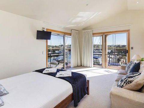 Stunning 3 Bedroom Villa At Hope Harbour Marina - Mackay Tourism 2