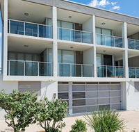 Stunning surfside apartment - Boyd St Woorim - Mackay Tourism
