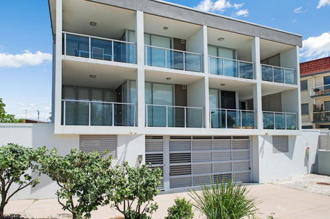 Stunning Surfside Apartment - Boyd St, Woorim - Mackay Tourism 0