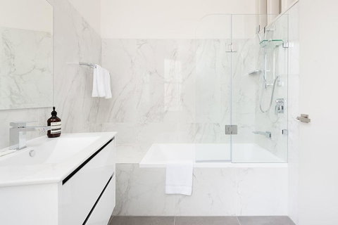 STUNNING SYDNEY HOME 7 - Mackay Tourism 3