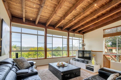 STYLISH & RELAXED LAKE HOME // NARRABEEN - Mackay Tourism 3