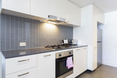 Stylish Apartment Minutes From City And Airport - Mackay Tourism 3