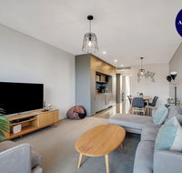 STYLISH CAMPERDOWN APARTMENT and PARKING INC - Mackay Tourism