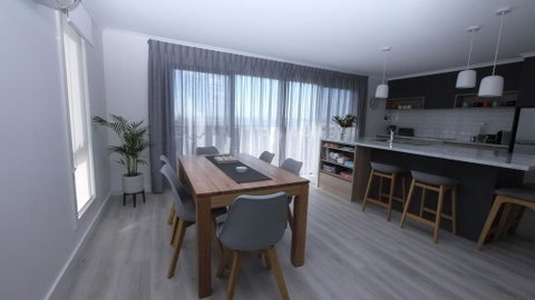 Stylish Holiday Unit - Mackay Tourism 1
