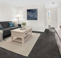 Stylish Split Level Apartment 13 Minutes From City - Mackay Tourism