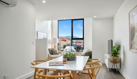 Stylish Townhouse - Mackay Tourism 0