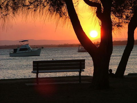 Stylish Unit Opposite Foreshore - Sylvan Beach Esp, Bellara - Mackay Tourism 1