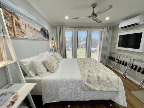 STYLISH UNIT - CLOSE TO DREAMWORLD - Mackay Tourism 0