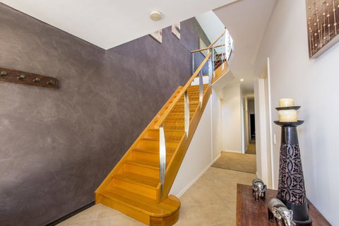 STYLISH, SUN-DRENCHED AND SOPHISTICATED - Mackay Tourism 1