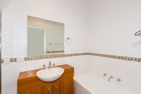 STYLISH, SUN-DRENCHED AND SOPHISTICATED - Mackay Tourism 2