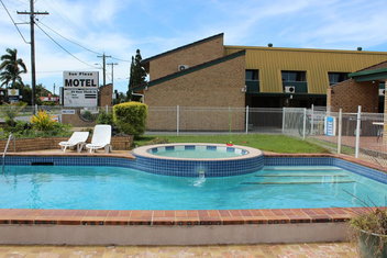 Sun Plaza Motel - Mackay with Mackay Tourism