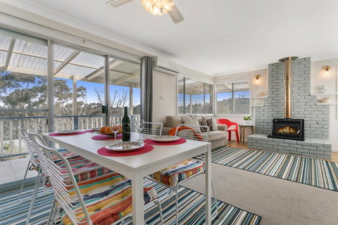 Sunflower Cottage - Mackay Tourism 2