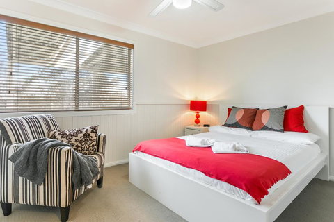 Sunflower Cottage - Mackay Tourism 3