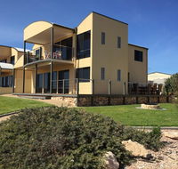 Sunset Cove Beach House - Mackay Tourism