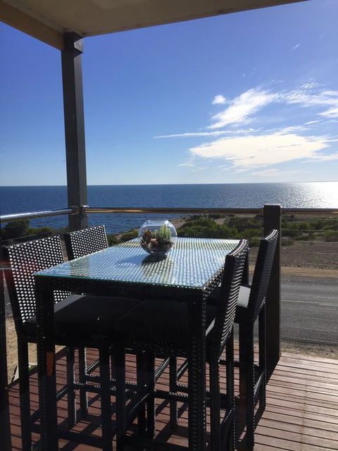 Sunset Cove Beach House - Mackay Tourism 1