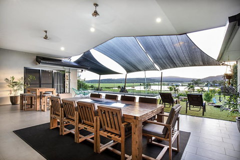 Sunset Retreat Airlie Beach Rural Getaway - Mackay Tourism 3